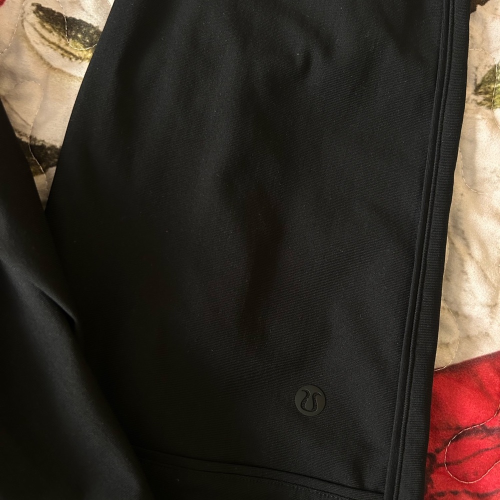Lululemon Black Athletic Leggings with Subtle Logo